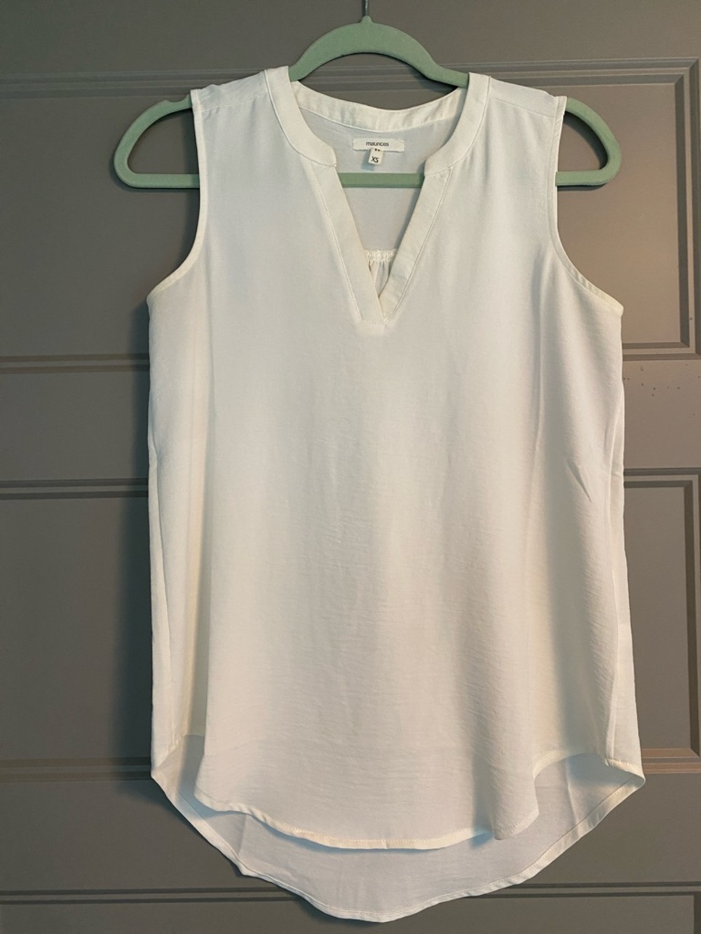 Maurices White Sleeveless V-Notch Camisole